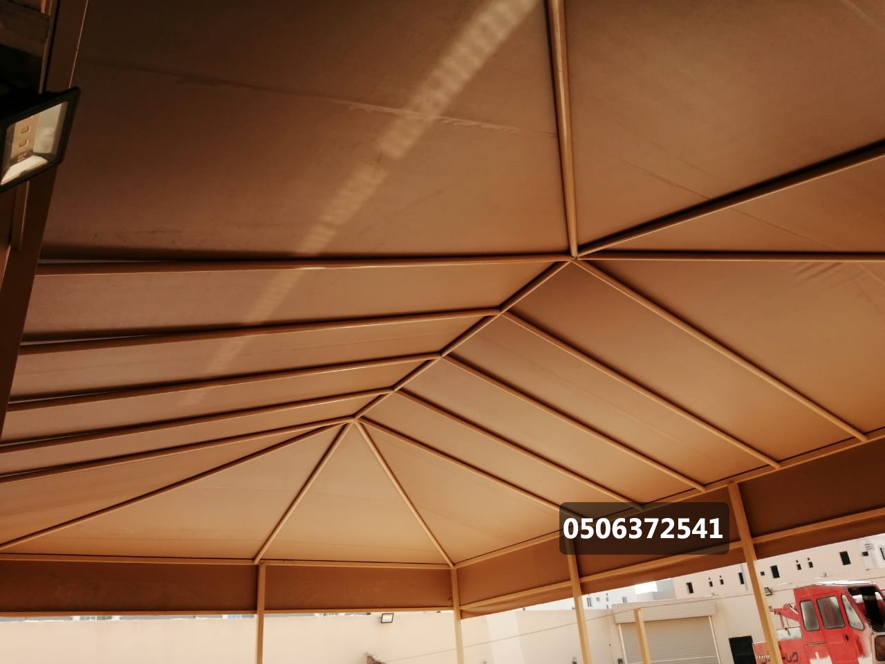 مظلات مسابح
