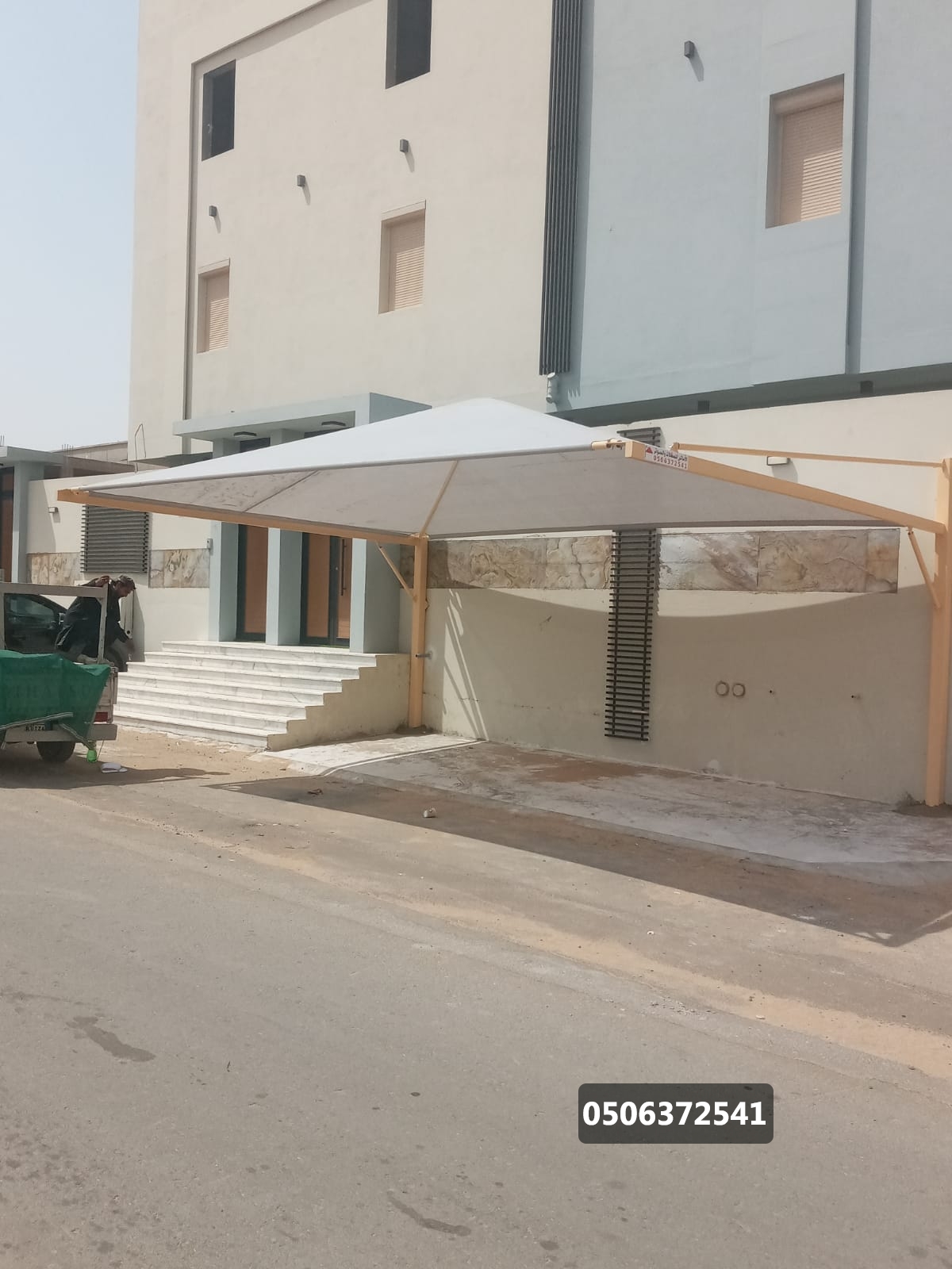 مظلات سيارات